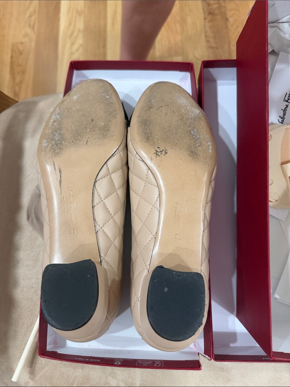 Salvatore Ferragamo Nude and Black Vara Bow Leather Flats - Picture 2 of 5